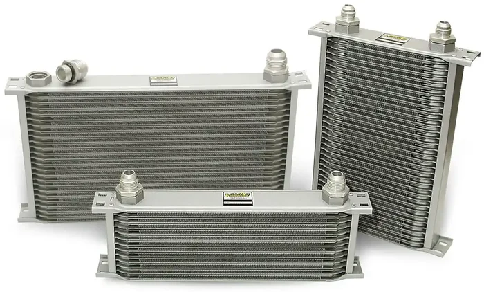 Earl‘s 42516ERL Temp-A-Cure Oil Cooler